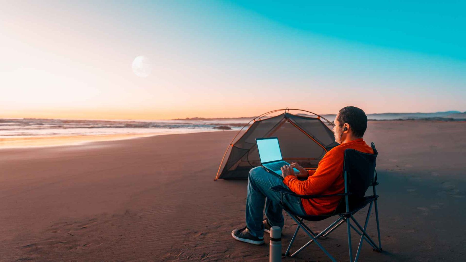 is being a digital nomad legal