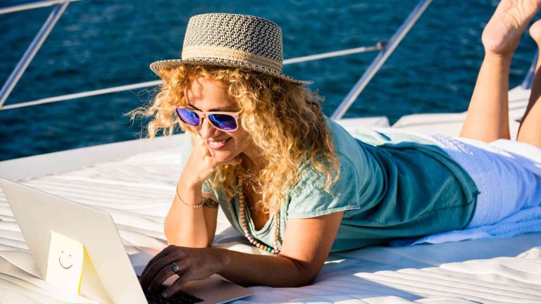 Can Digital Nomad Live on a Boat? Pros, Cons and Tips Guide