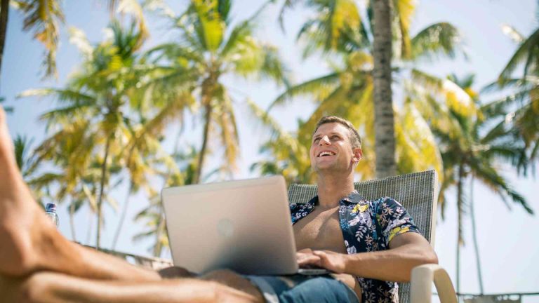 How Much Do You Need to Make to Be a Digital Nomad? Guide