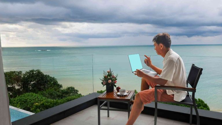 7 Disadvantages of the Digital Nomad Lifestyle: Guide
